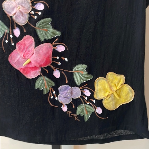 Vintage Ana Rosa Black Cap Sleeve Blouse with Floral Details - Picture 5 of 8